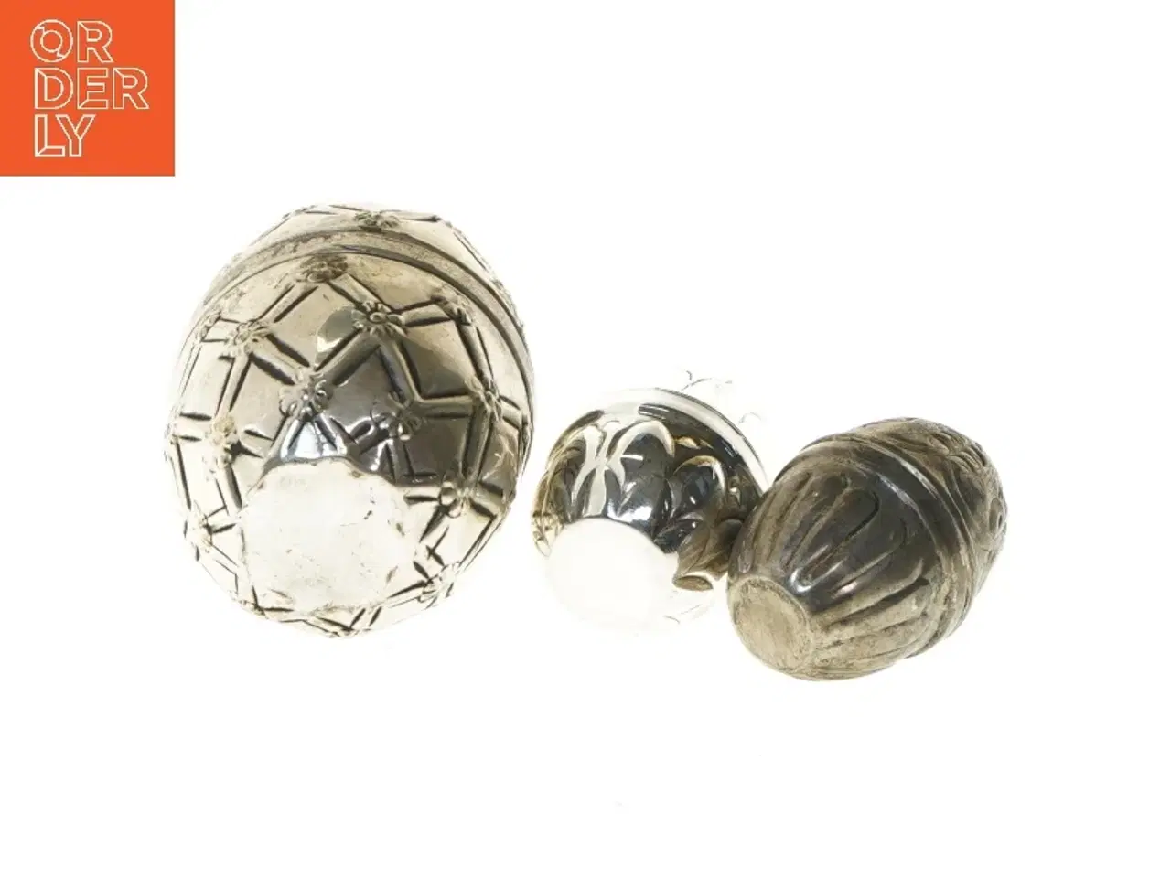 Billede 3 - Sæt af dekorerede sølv æg (str. 8-13 cm)