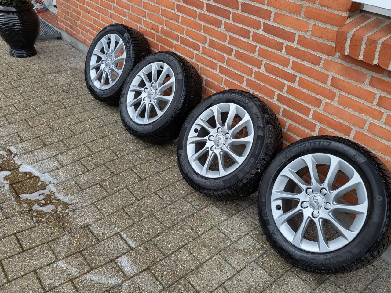 Billede 1 - Originale AUDI 3 Alufælge