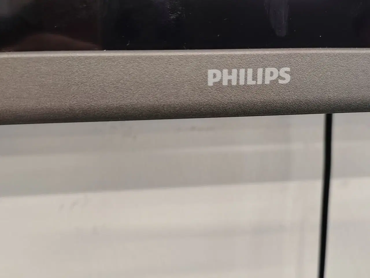 Billede 2 - TV med vægophæng PHILIPS Ca. 43"
