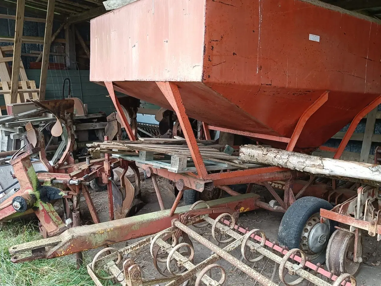 Billede 1 - - - - - - - Kornvogn