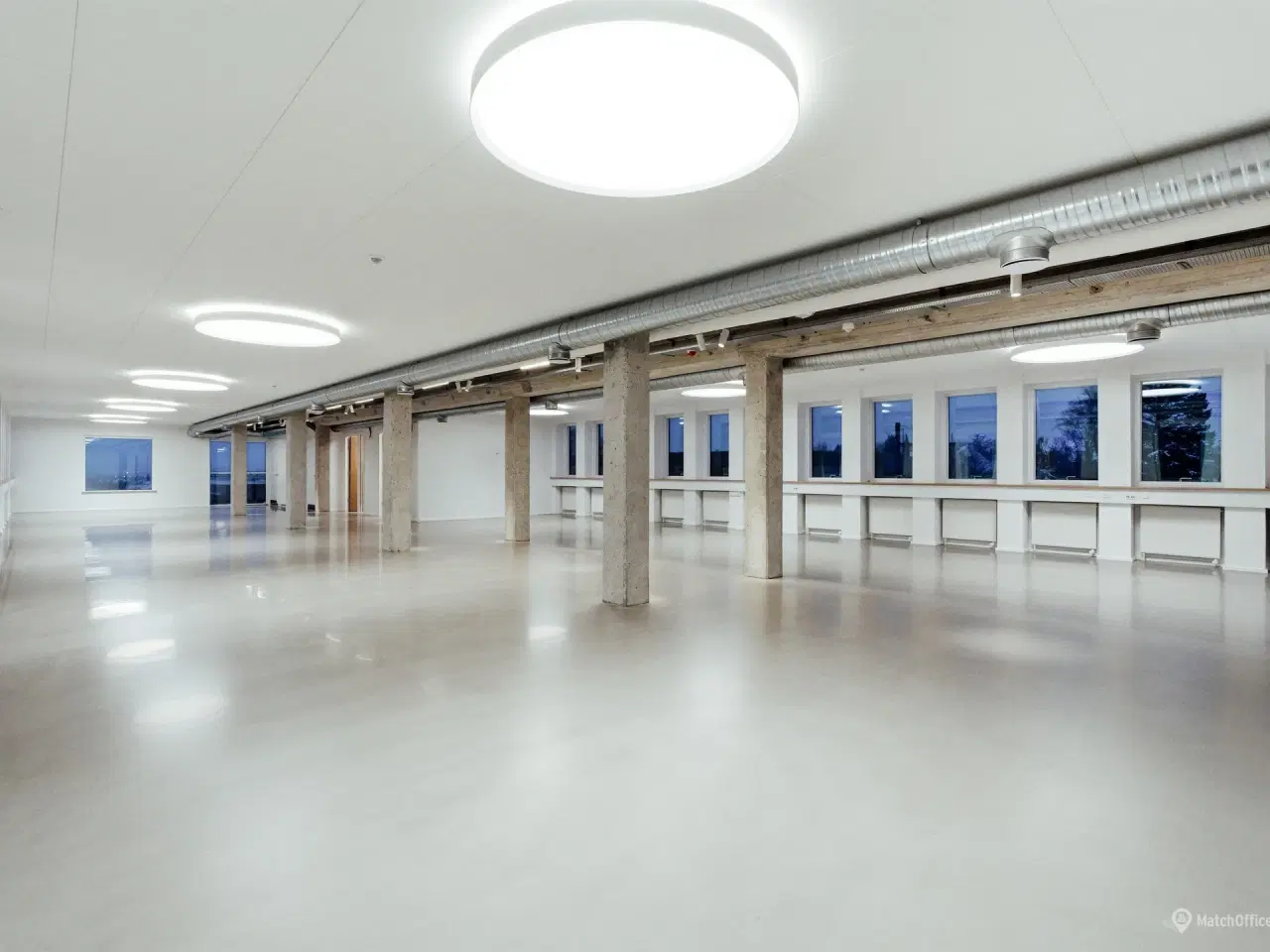 Billede 2 - Hotelinspireret unika-kontor lige ved stationen