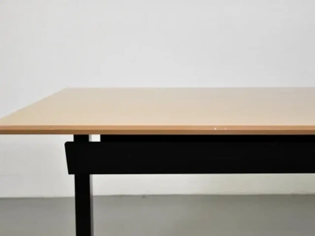 Billede 8 - Hæve-/sænkebord i bøg, 180 cm.