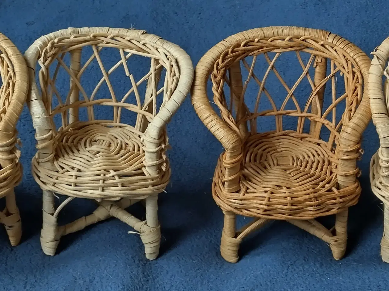 Billede 1 - 4 små fletstole passer til nisser/Klarborg slaske