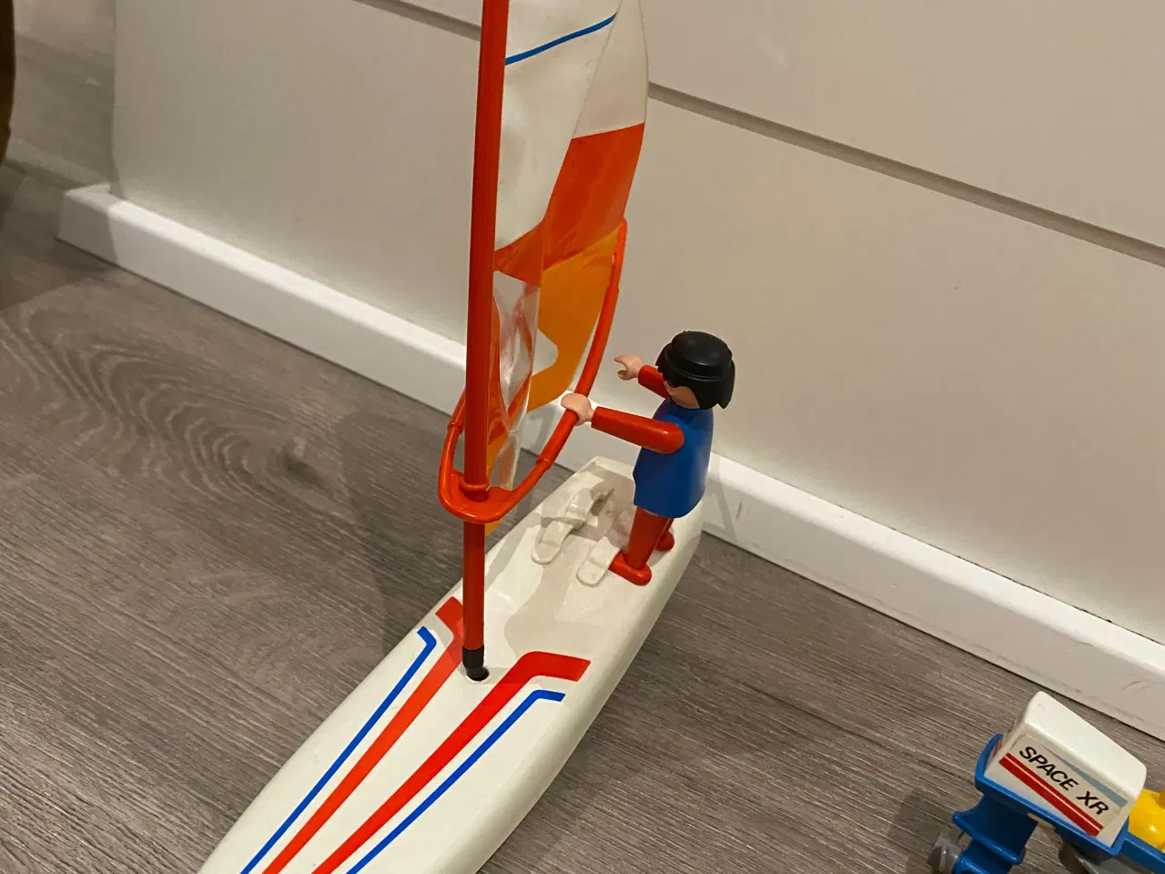 Billede 3 - Playmobil surfbræt og motorbåd plus tilbehør