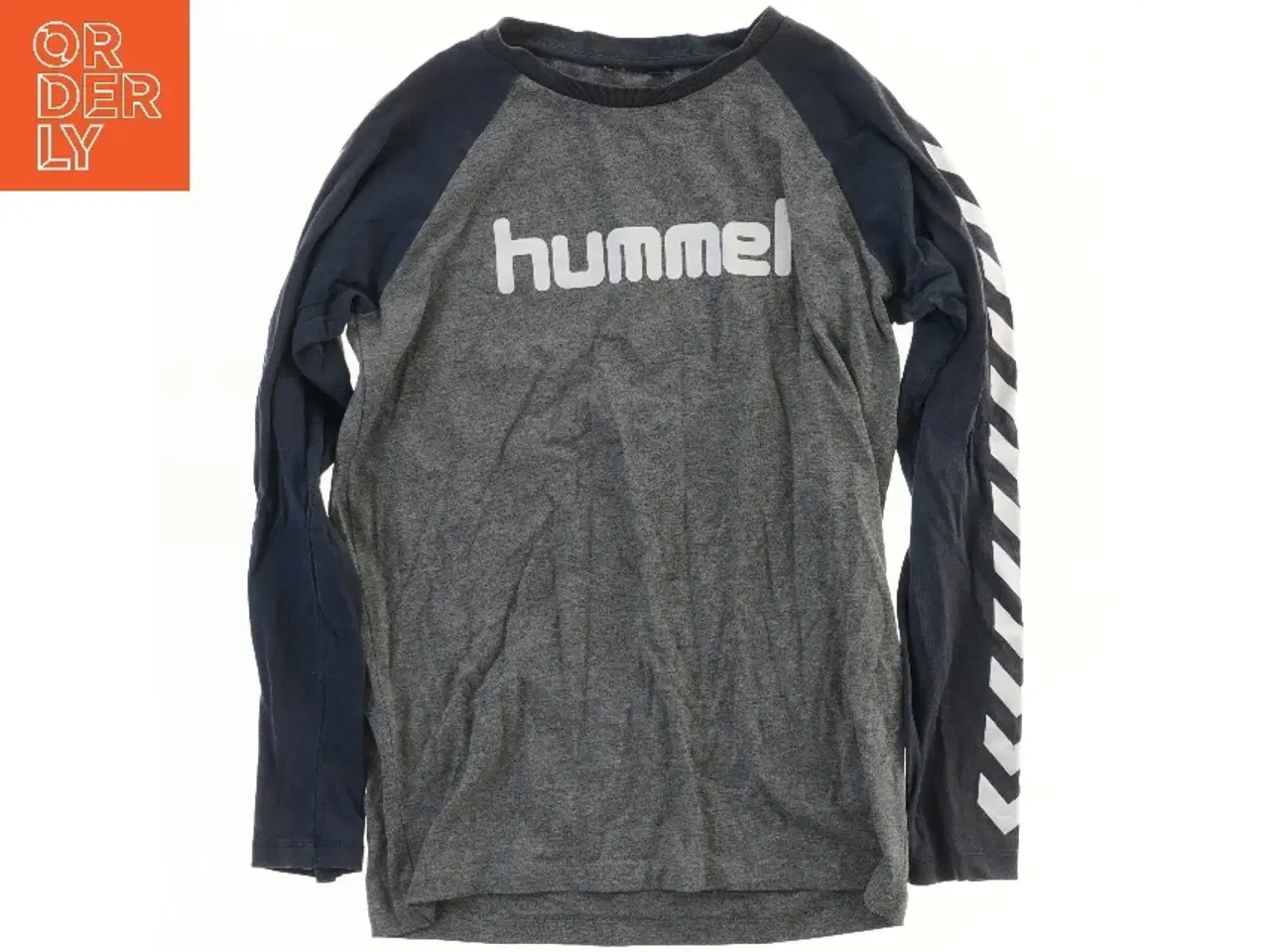 Billede 1 - Langærmet T-shirt med logo fra Hummel (str. 152)