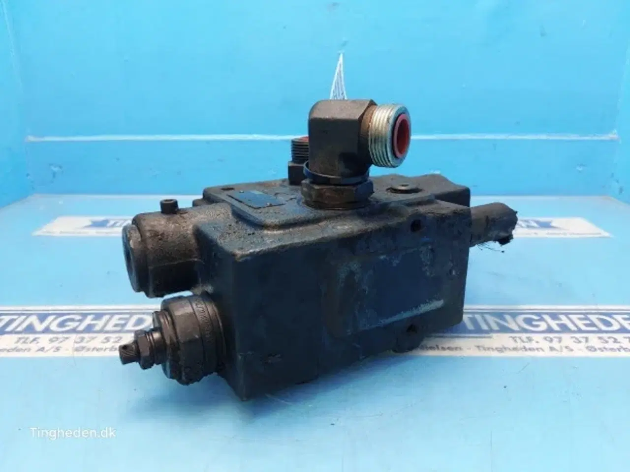 Billede 11 - Case 821E Styreventil 84494280