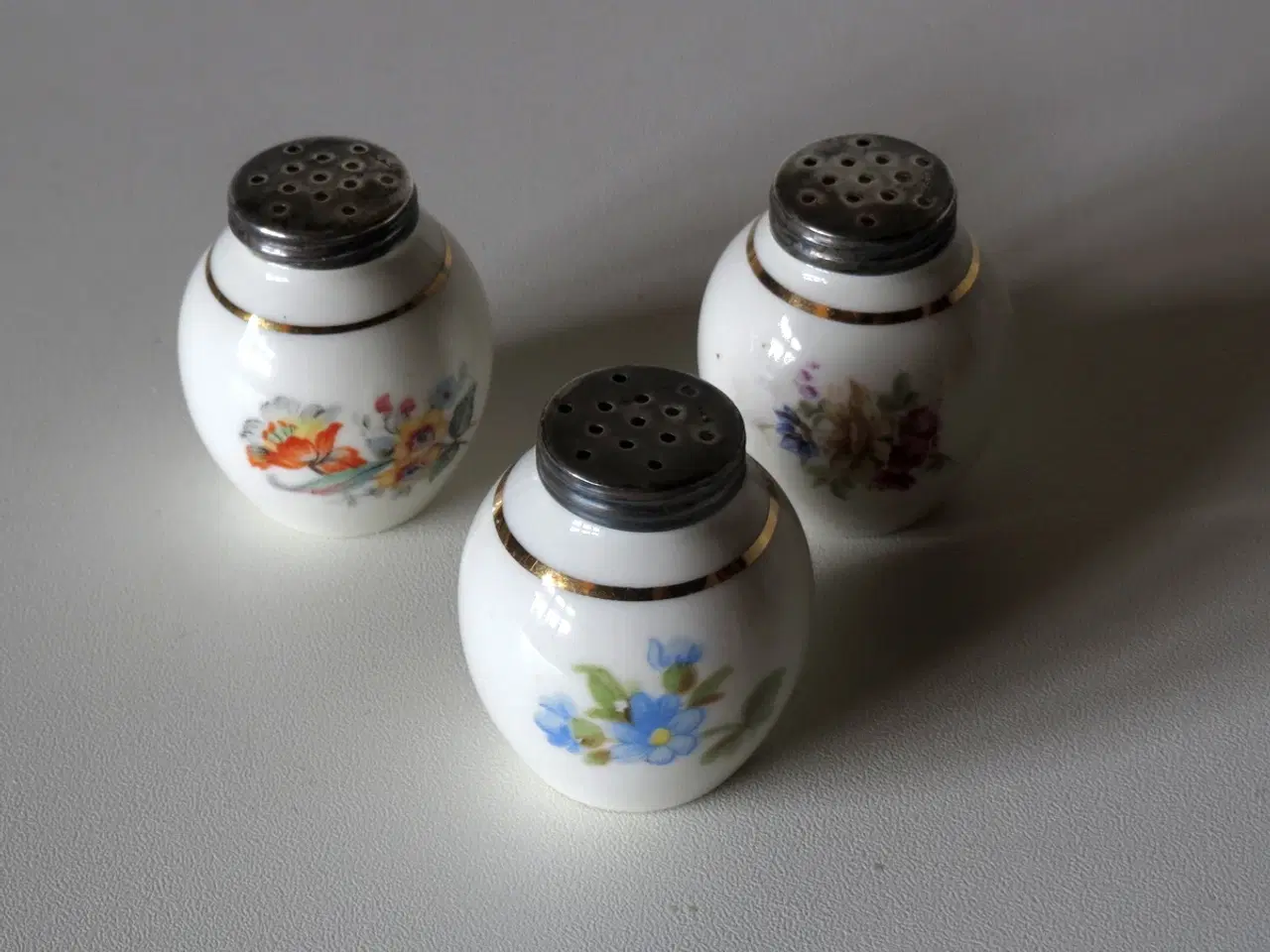 Billede 1 - Meget gamle saltbøsser med sølvlåg