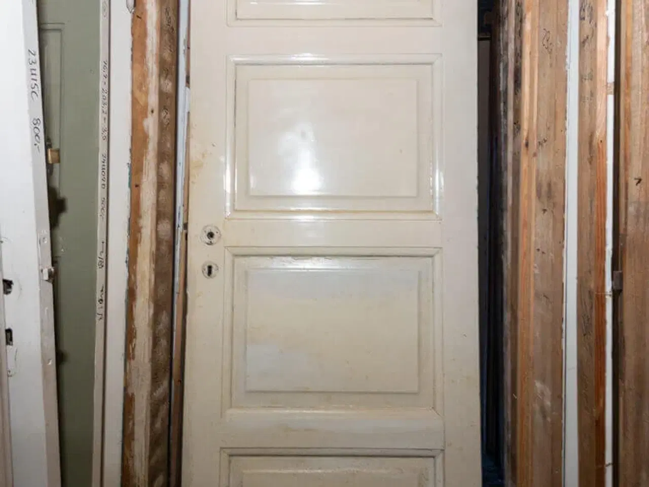 Billede 2 - Smalt, højrehængt dørblad uden karm