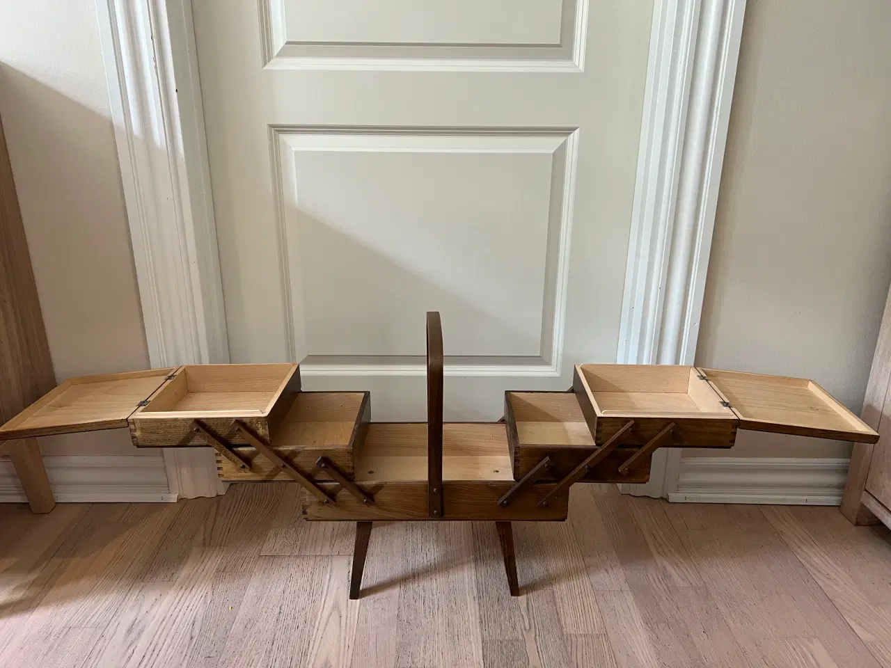 Billede 4 - Flot retro syskrin på ben 