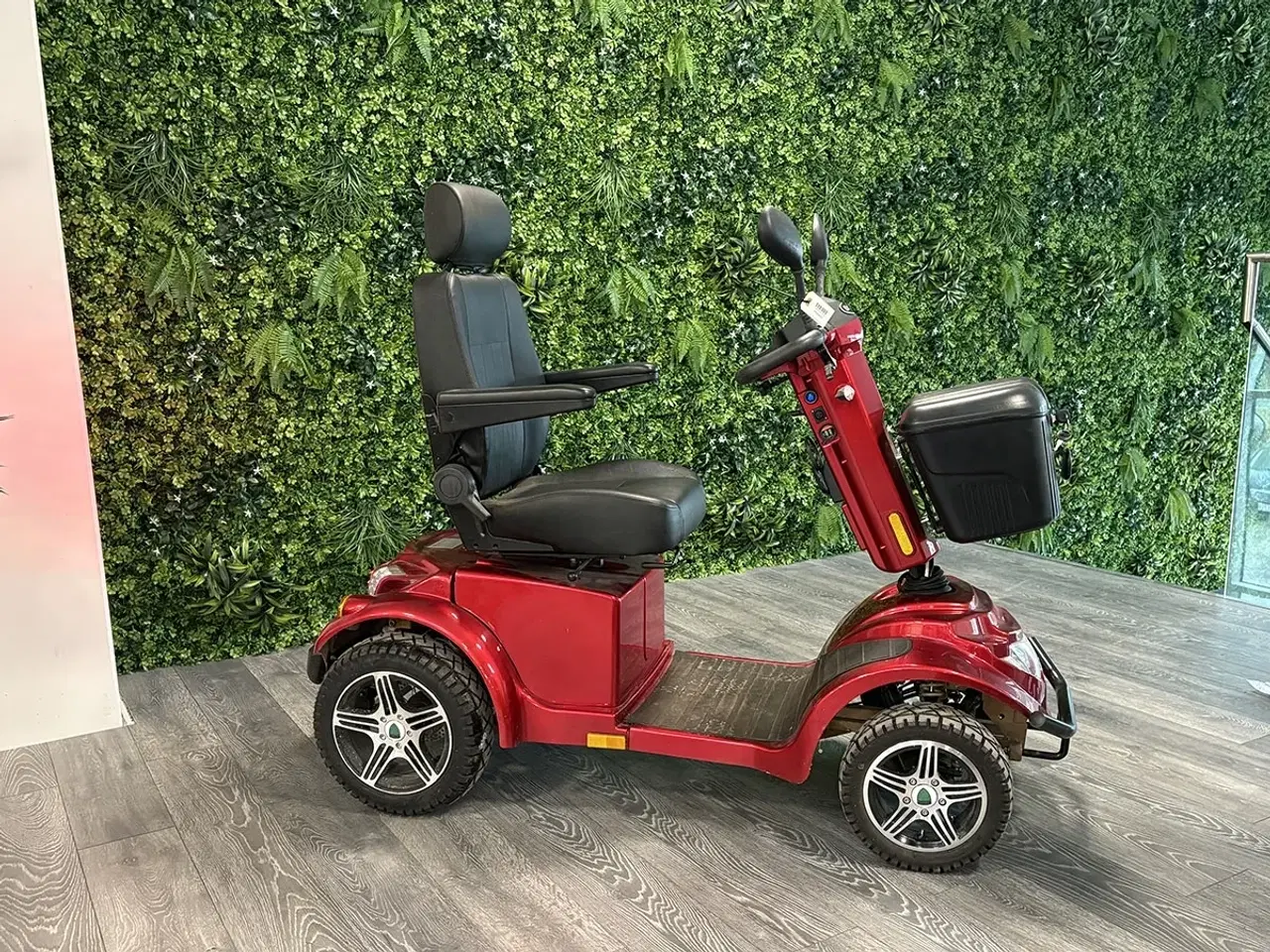 Billede 1 - LM-700 rød