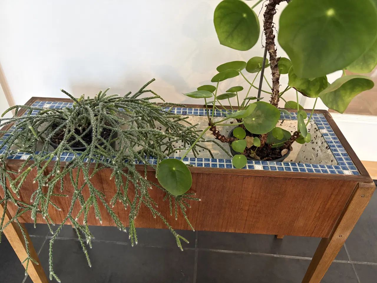 Billede 2 - Retro blomsterkasse med flamingo – unik og dekorat