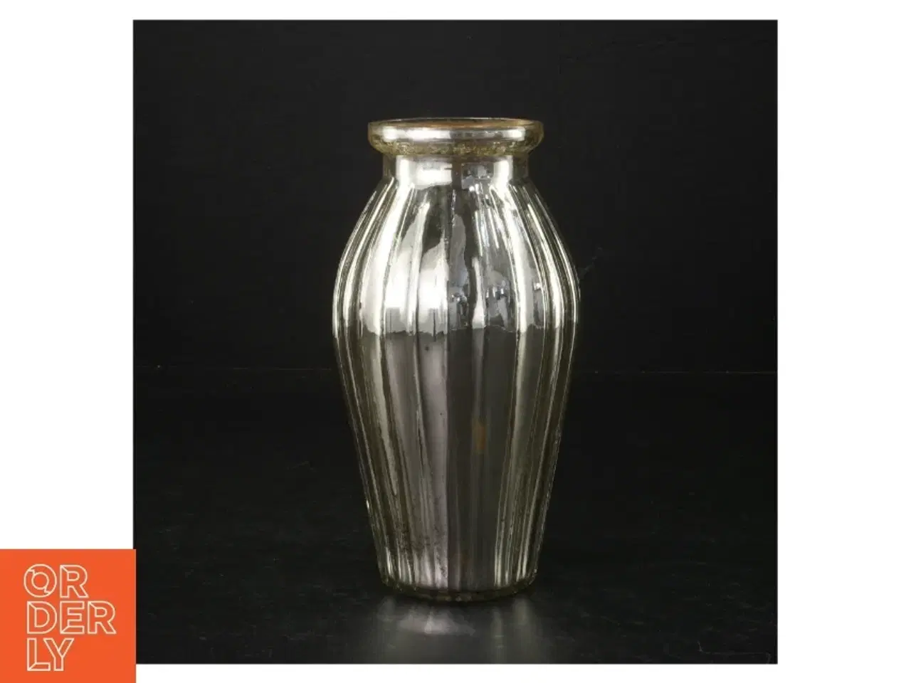 Billede 1 - Sølvfarvet vase (str. H. 17 cm)