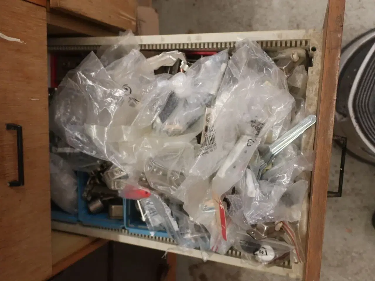 Billede 90 - Ryd hele værkstedet for løse dele