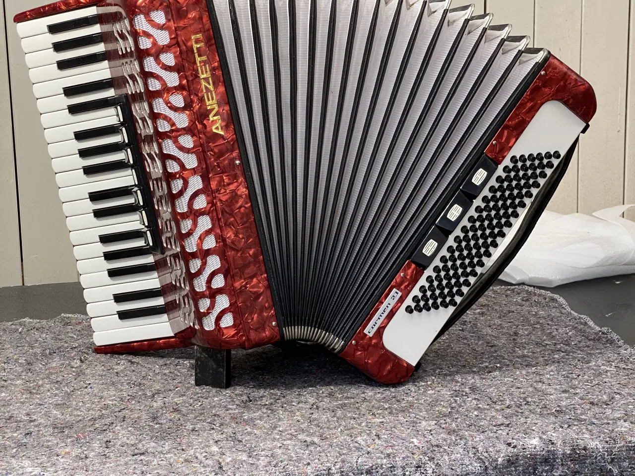 Billede 5 - ANEZETTI harmonika – 37 tangenter – flot blodrød