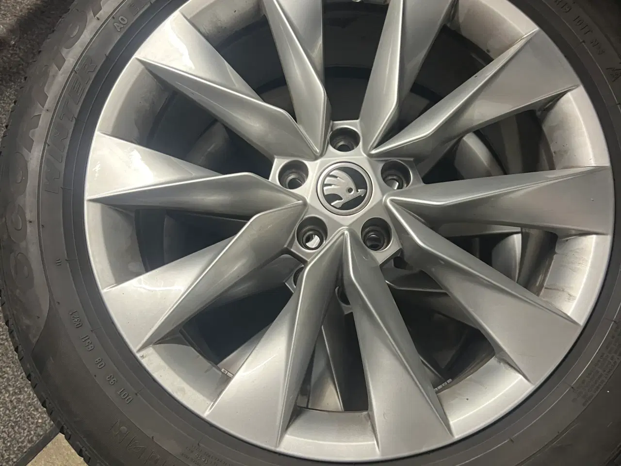 Billede 2 - 19" Org. Skoda Enyaq Vinterhjul