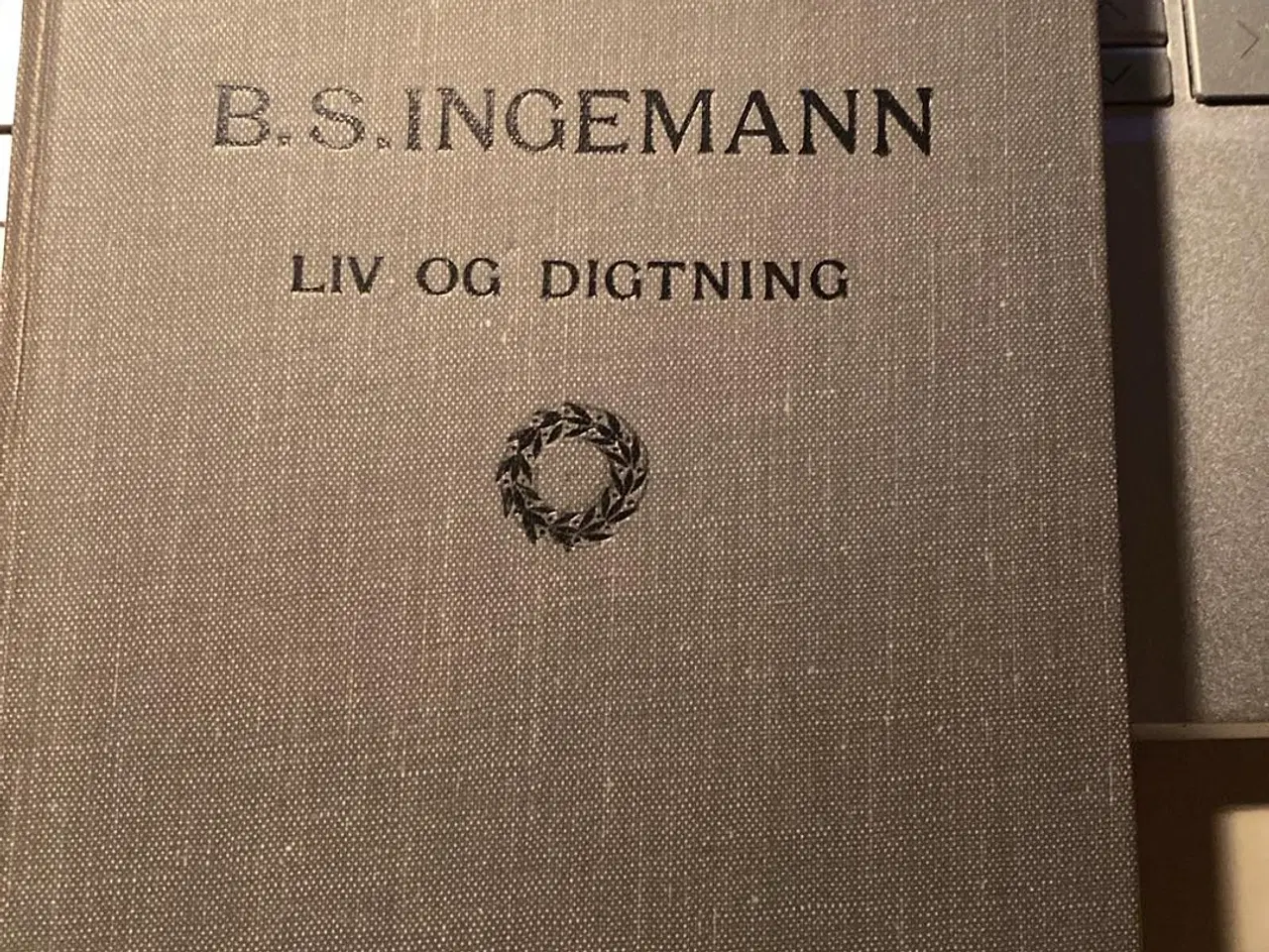 Billede 1 - Liv og digtning