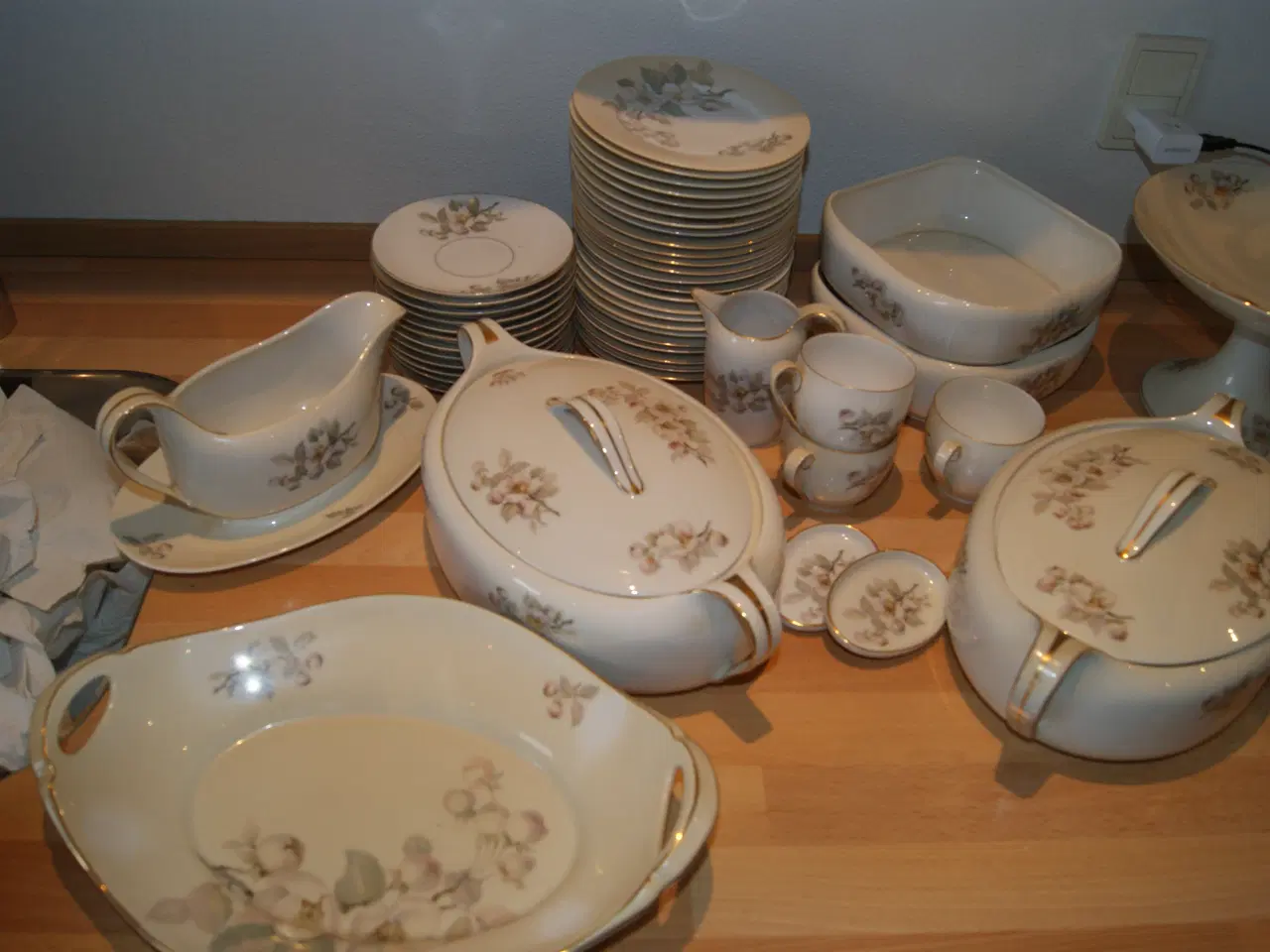 Billede 3 - Ældre spisestel