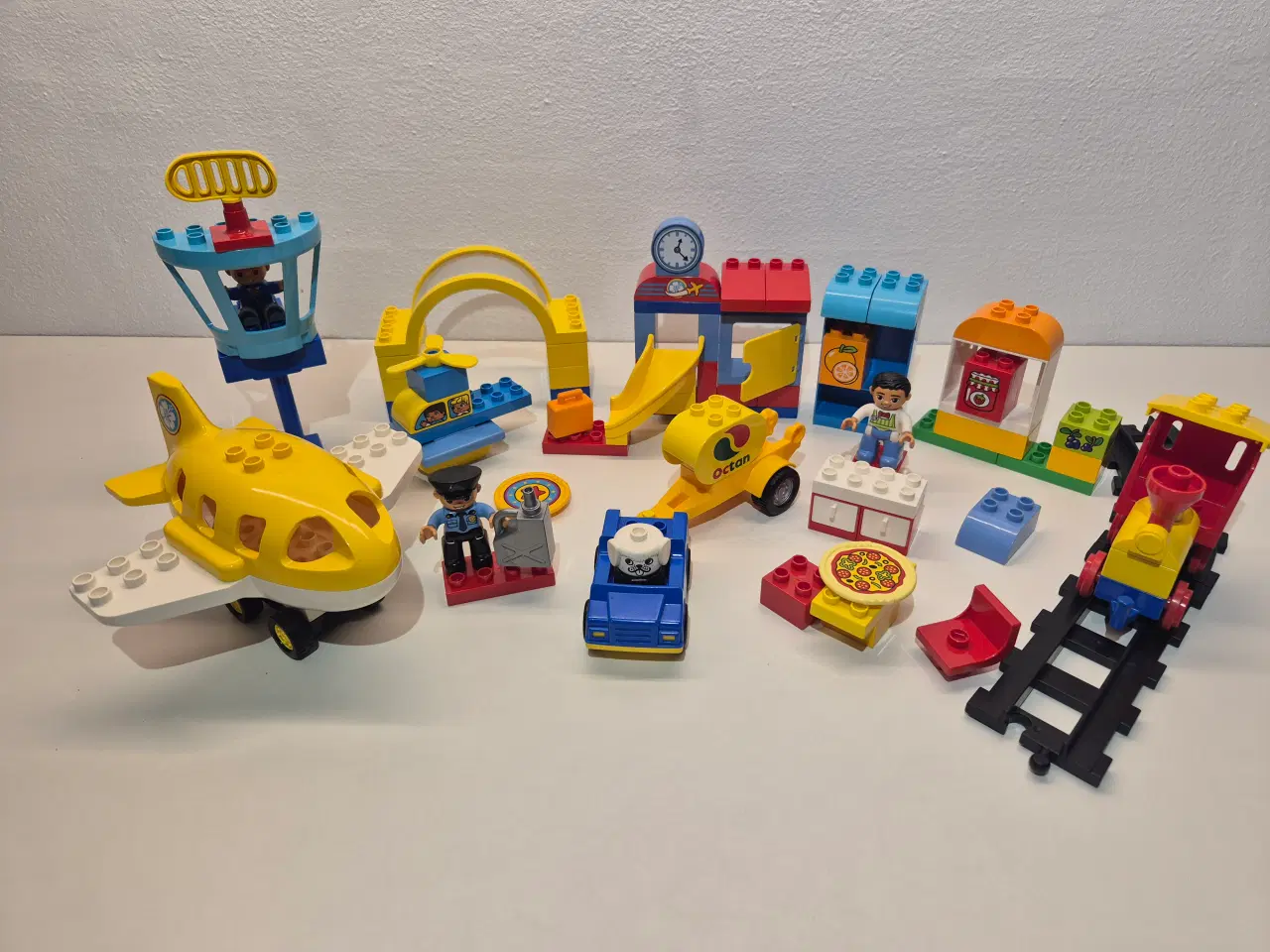 Billede 1 - Duplo Lufthavn, Fly, Vogne, Togvogn på skinner, Me