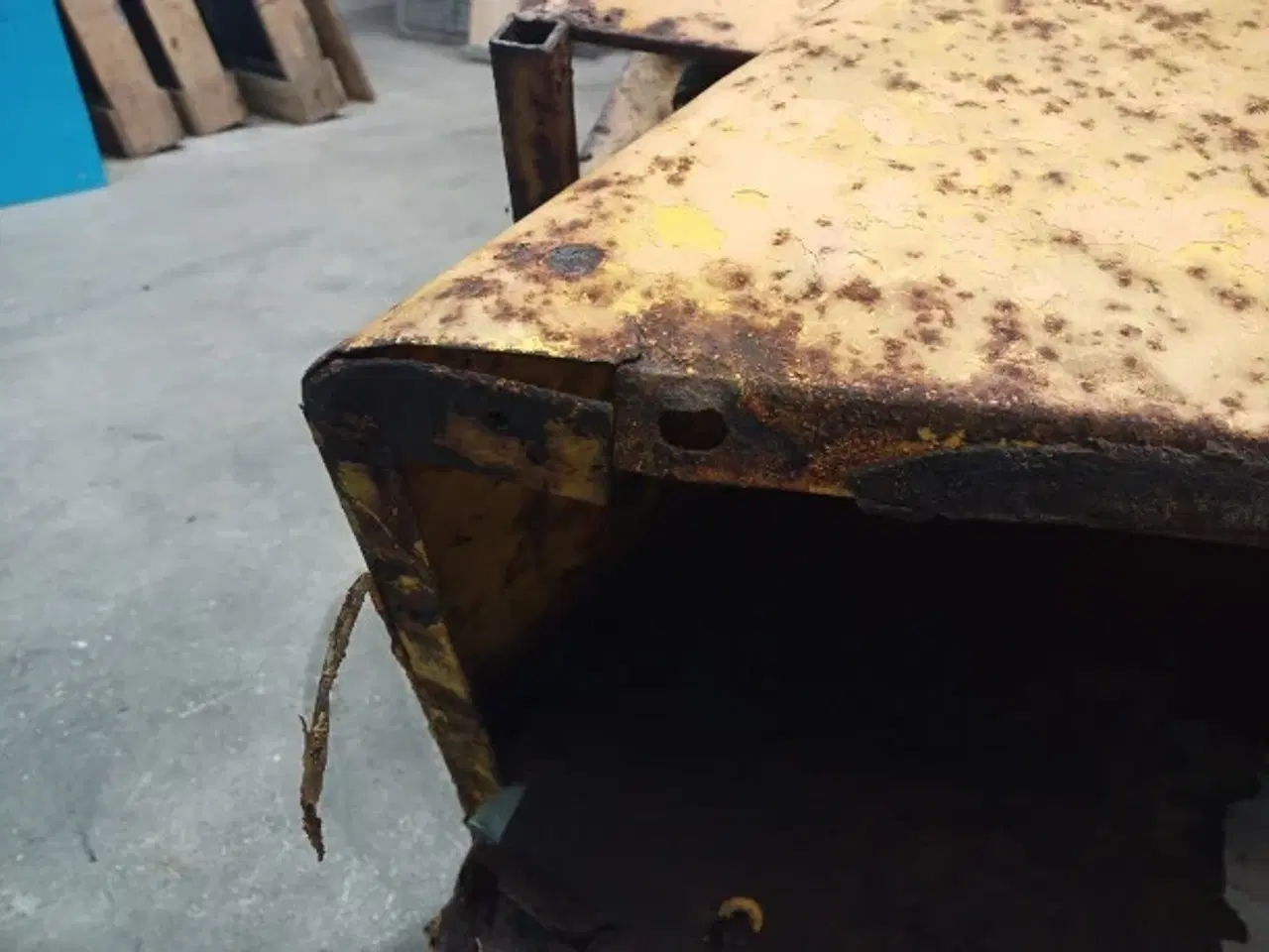 Billede 9 - Ford 550 Venstre hjulskærm D4NN16313