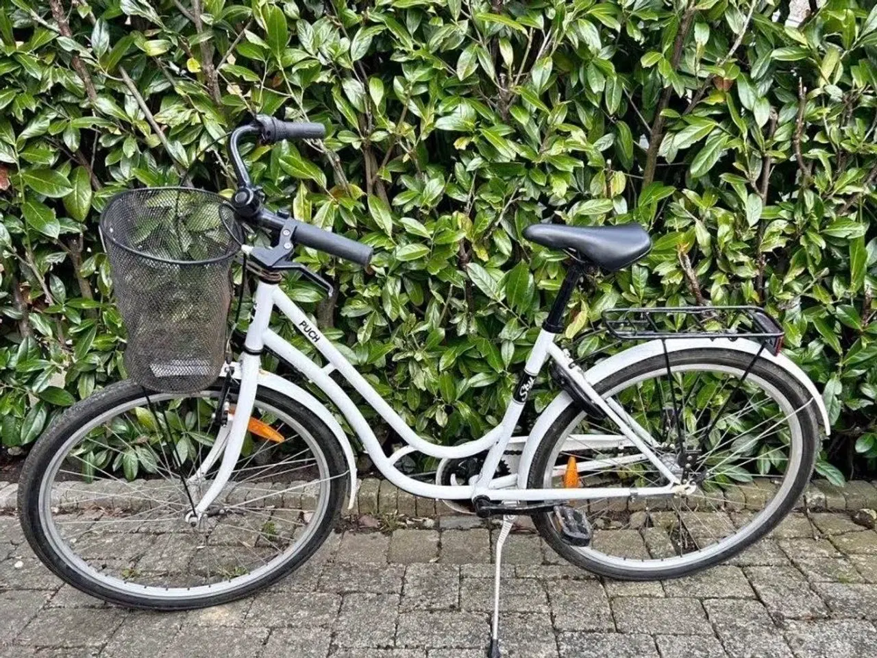 Billede 1 - Børnecykel 26" hvid med kurv “PUCH”