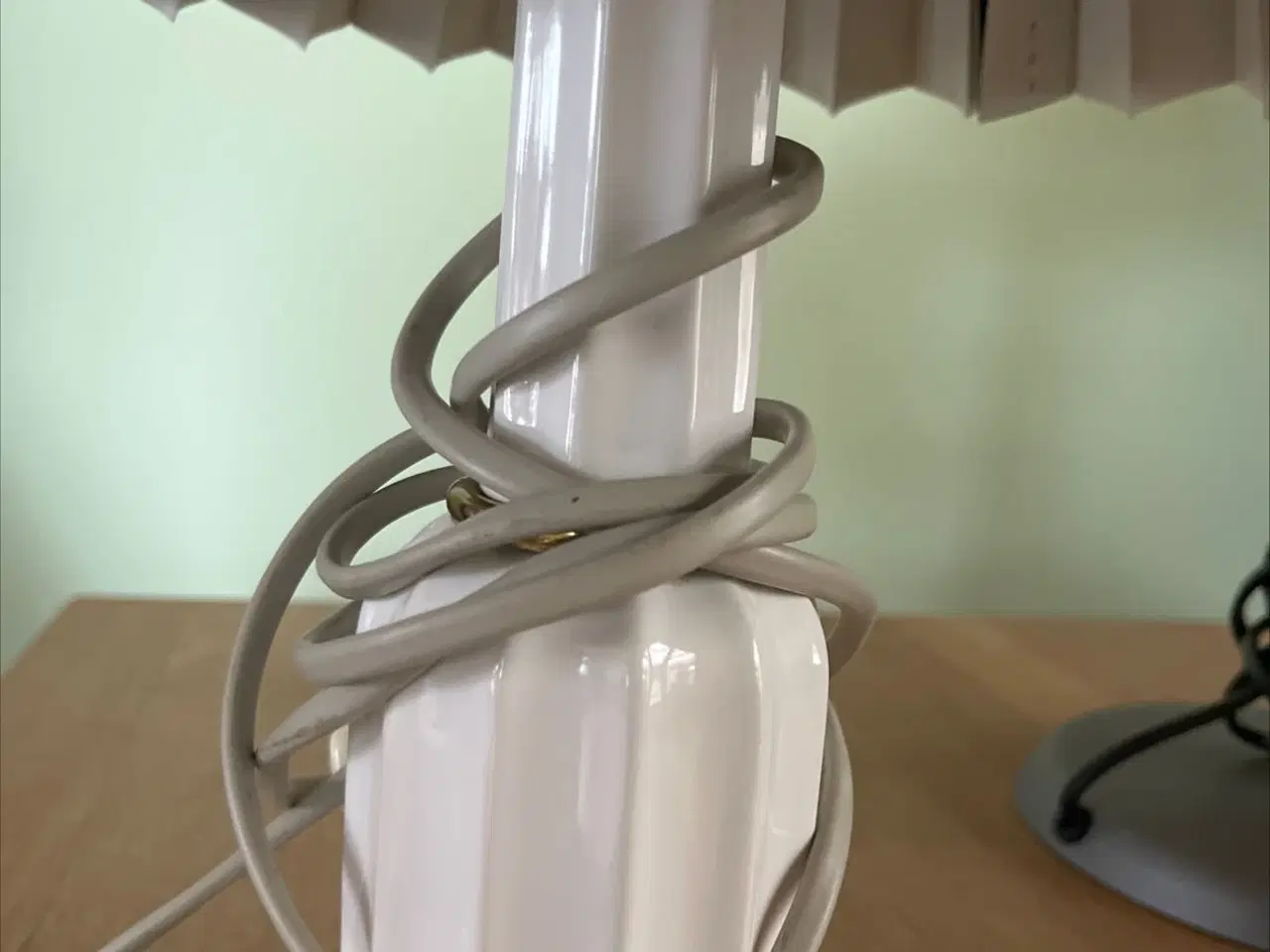 Billede 1 - Lampe hvid med guld