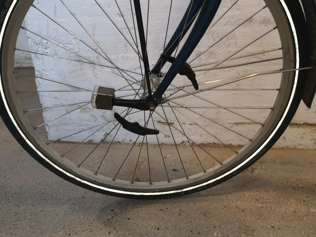 Billede 3 - Mustang  28"  7 gear Ny dæk. For og baglygter magn