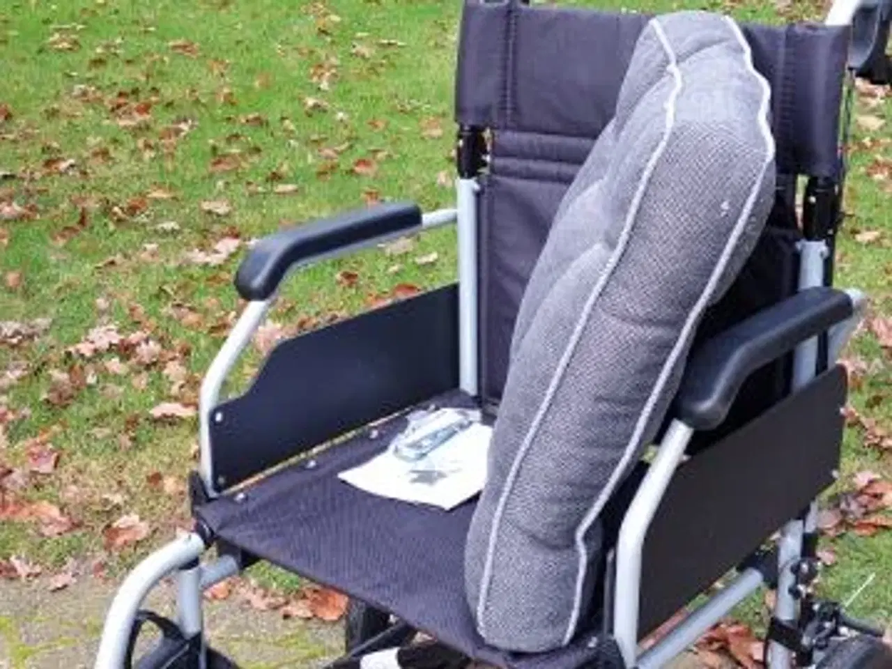 Billede 3 - Pæne og velholdt Kørestol