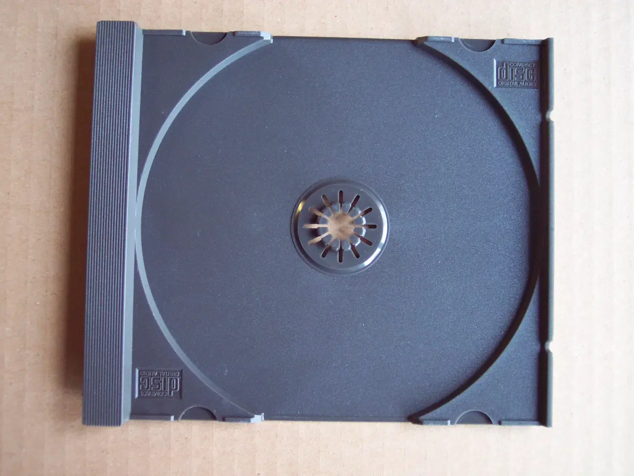 Billede 2 - CD PLAST COVERS. Brugte men intakte, og UDEN label