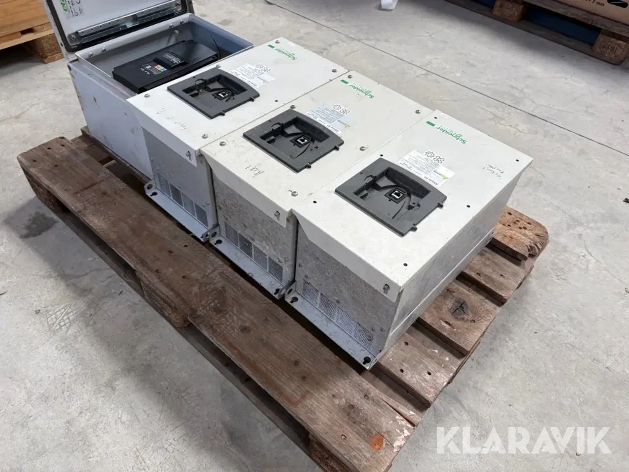 Billede 4 - Frekvensomformer Schneider Electric 5,5 kilowatt 4 styk