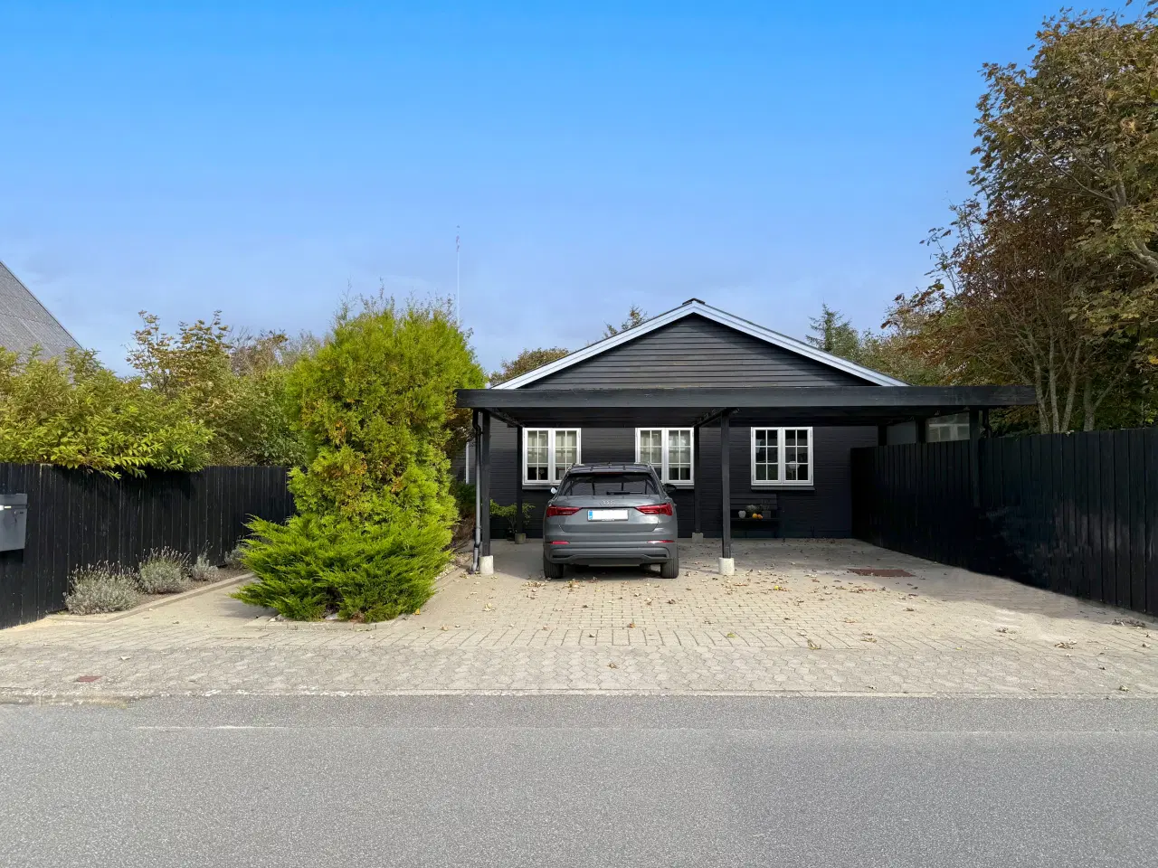 Billede 1 - Kystnær og indflytningsklar villa i det attraktive