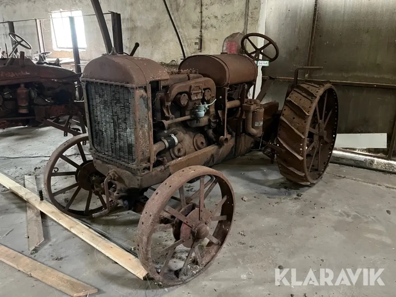 Billede 1 - Veterantraktor Farmall