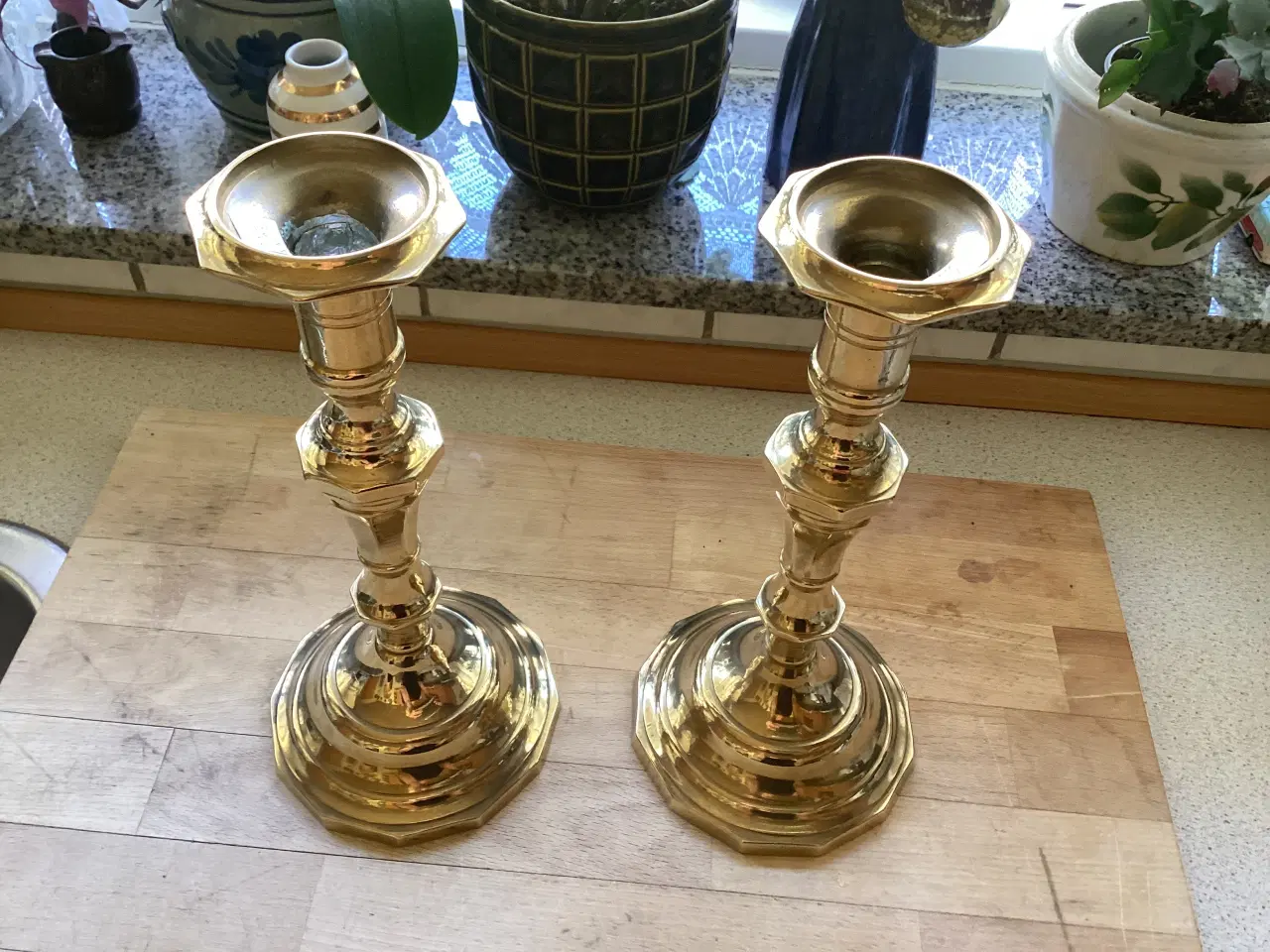 Billede 2 - 2 stk. Messing lysestager H 25 cm.