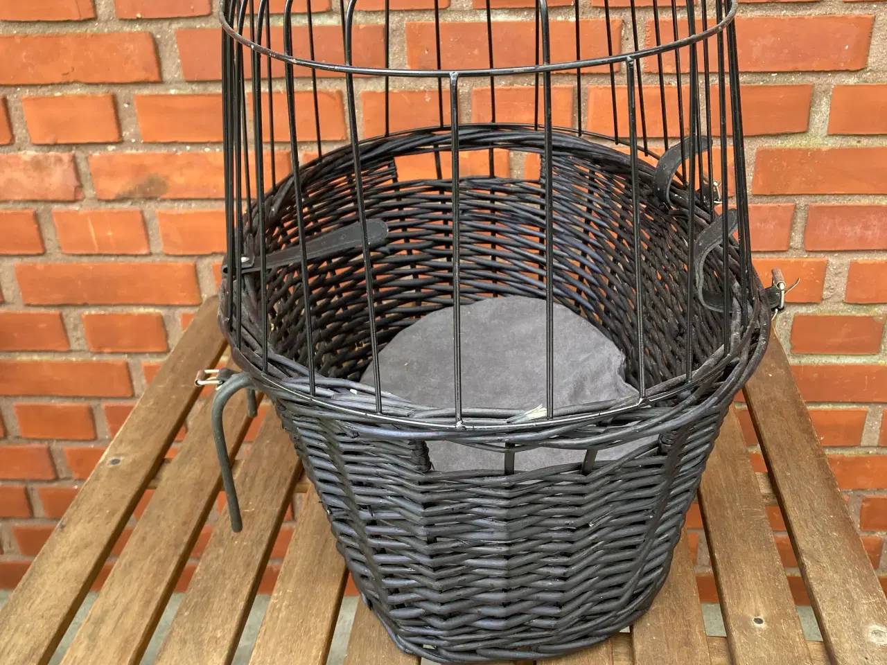 Billede 2 - Hundecykelkurv og cykelkurv holder.