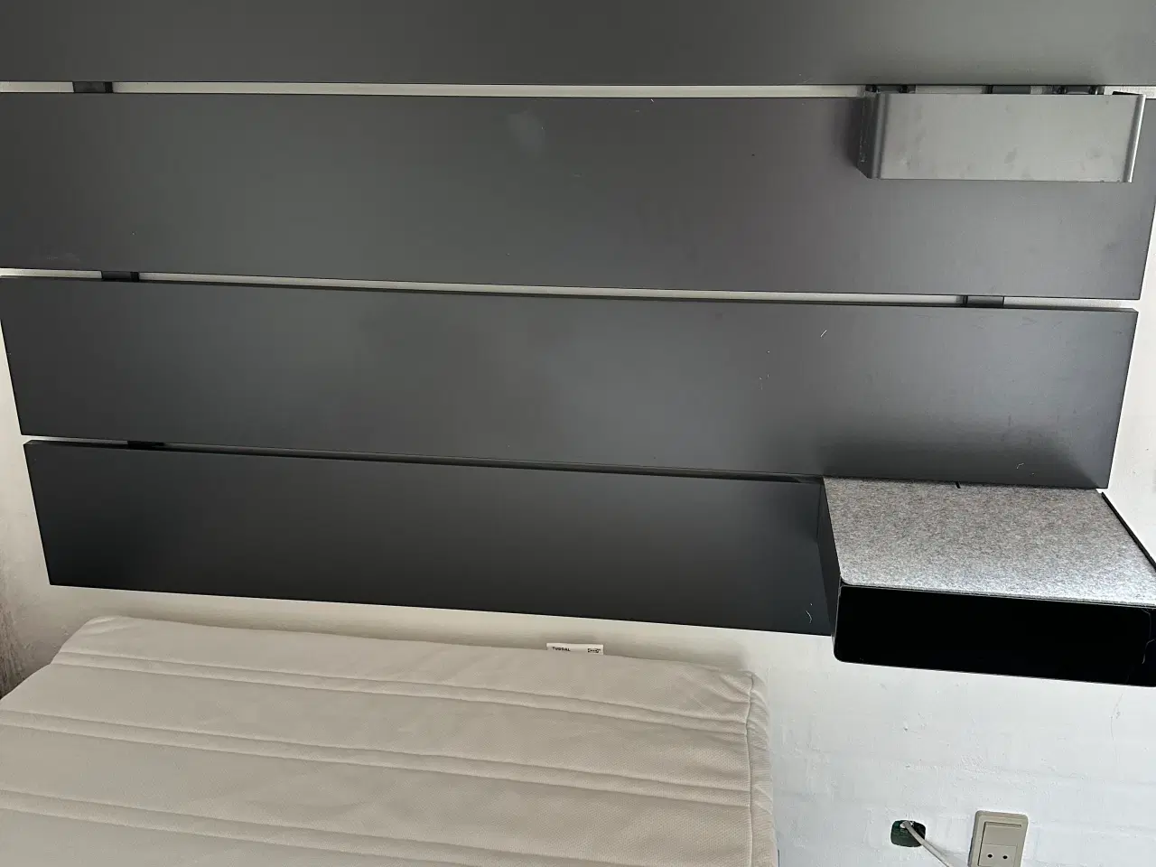 Billede 2 - IKEA enkeltseng med skuffer og sengegavl