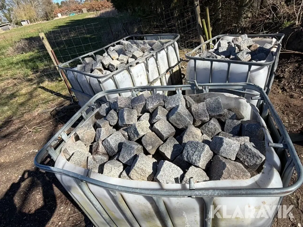 Billede 7 - Palletank med chaussésten 3 styk