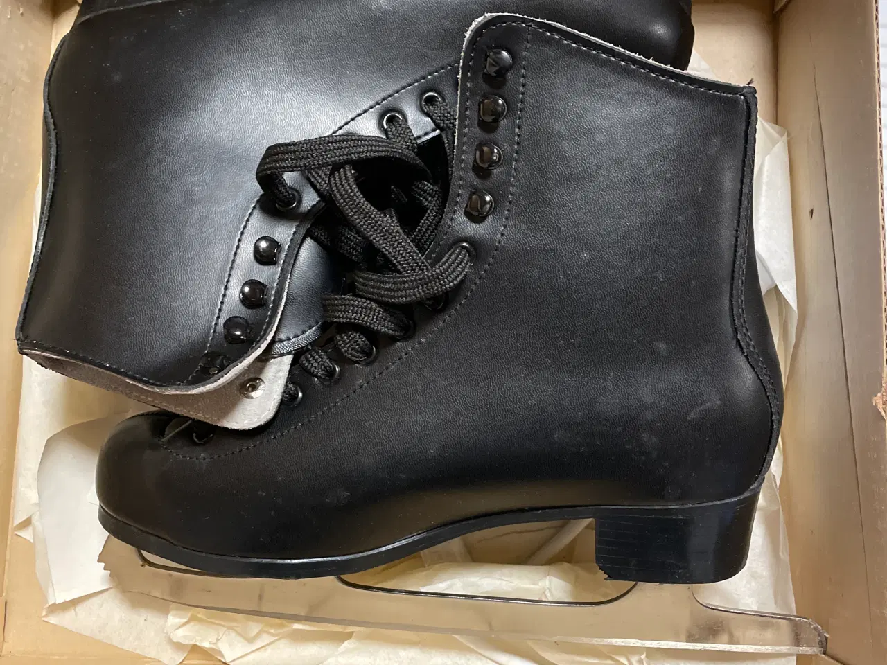 Billede 1 - Kunstskøjteløb i org. Emballage