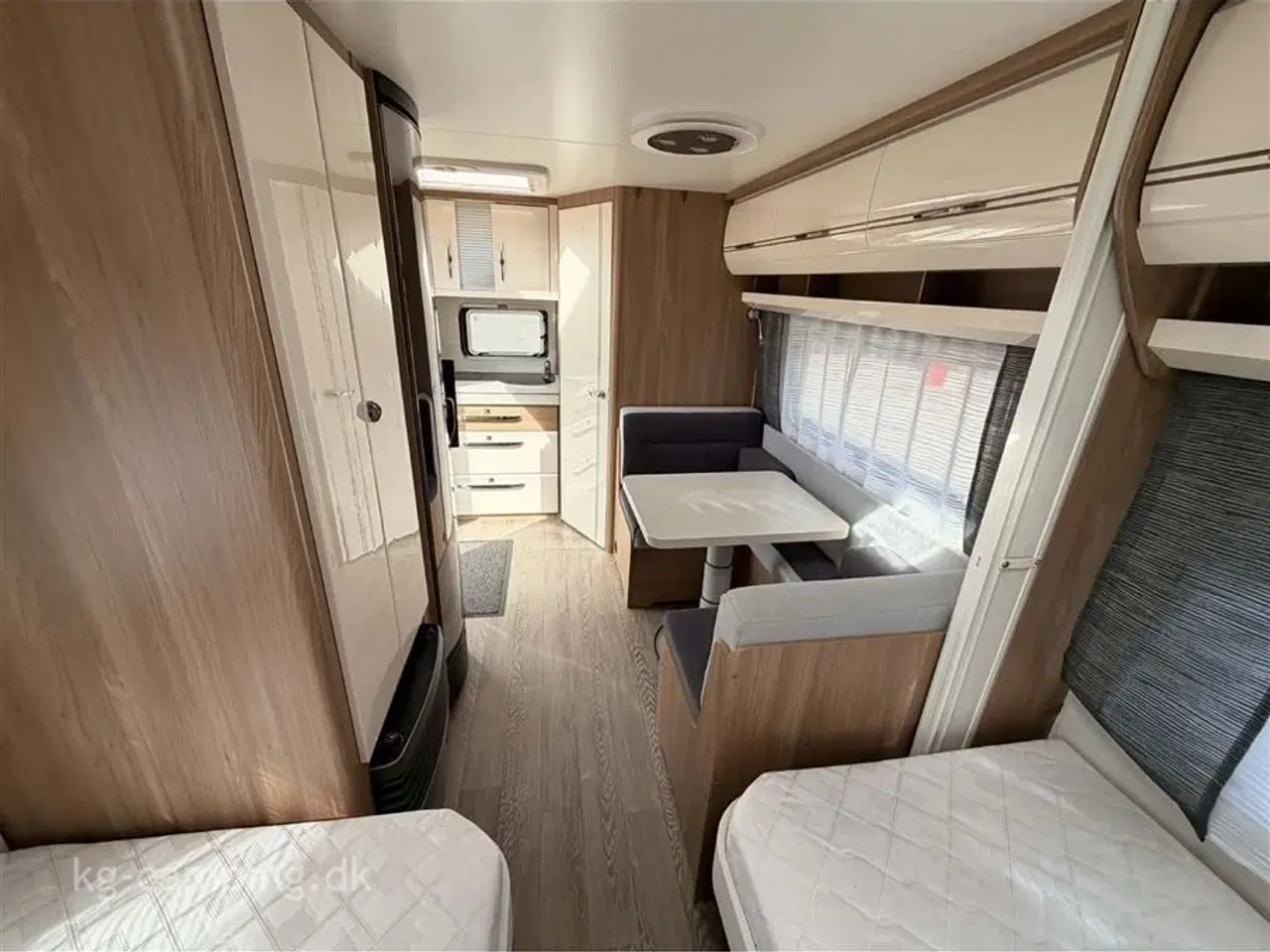 Billede 5 - 2022 - Hobby Excellent 460 SL   Enkeltsenge - Luftfortelt - Mover - Cykelstativ.