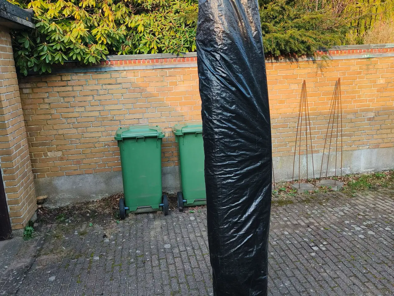 Billede 2 - Hængeparasol i lysgrå