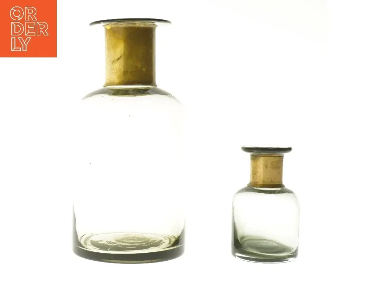 Billede 1 - Glasflasker med messinghals (str. 2 stk 23,5 & 11 cm)