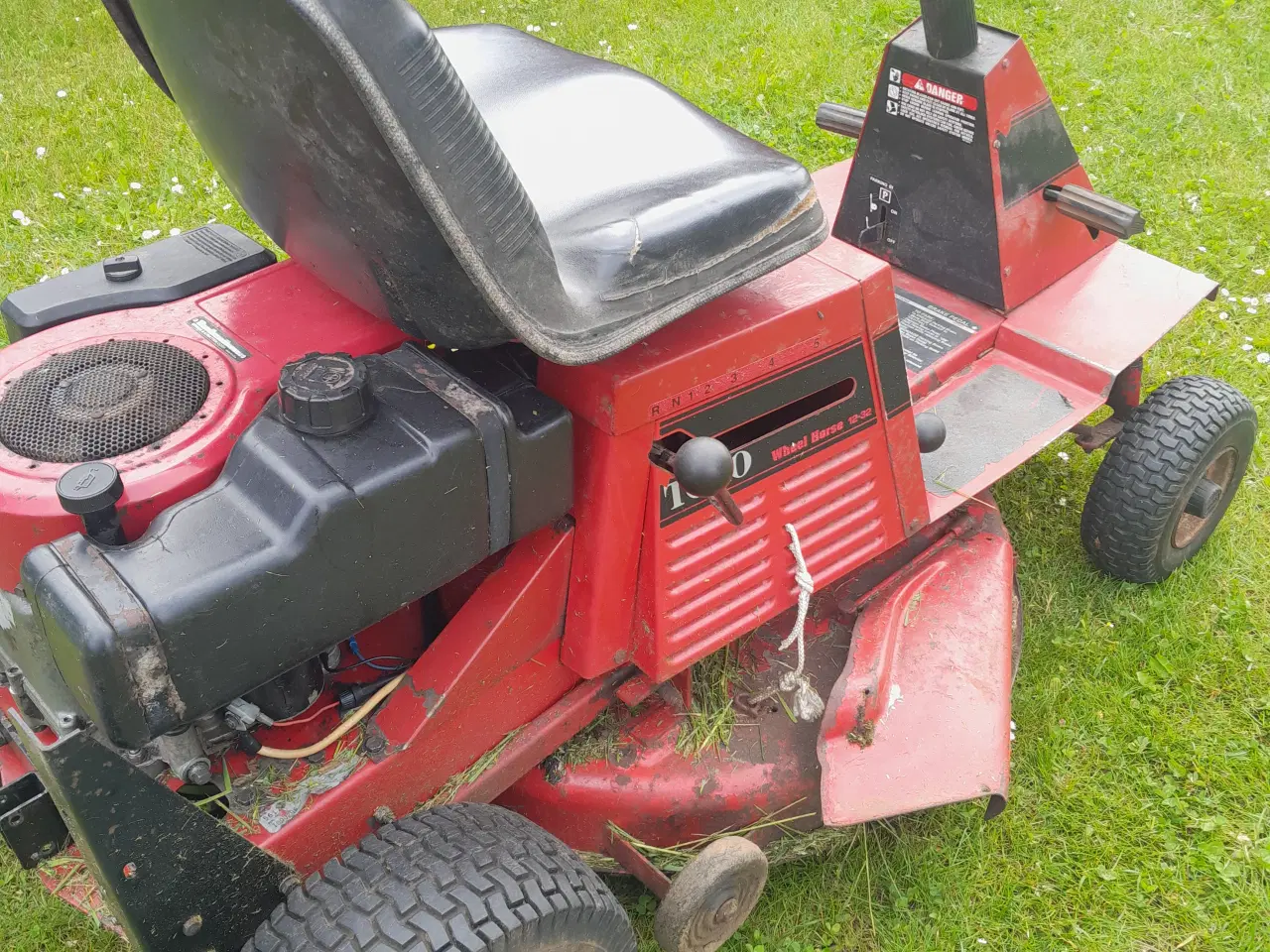 Billede 4 - Plænetraktor/ plæneklipper Toro Wheel horse 12-32