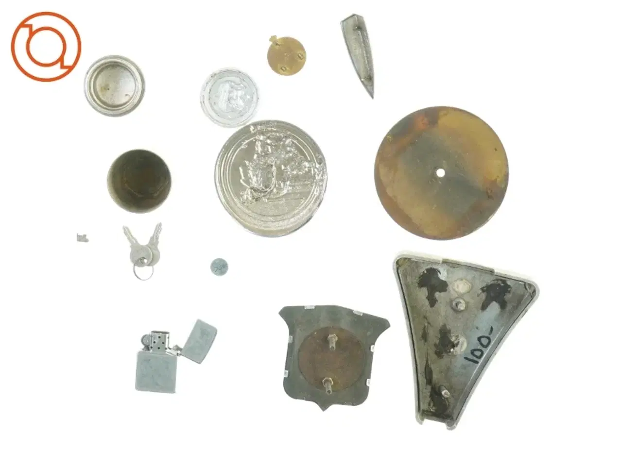 Billede 2 - Pengekasse fyldt med gamle bilmærker (str. 25 x 17 cm)