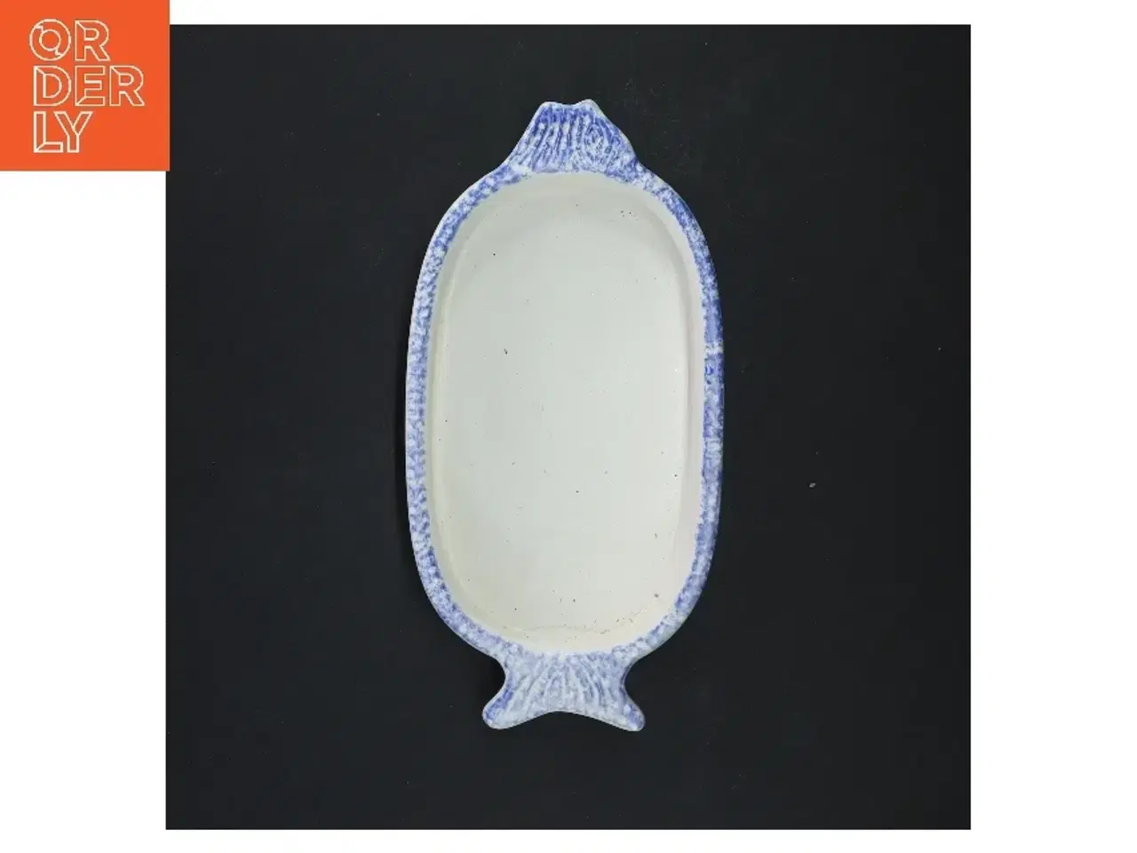 Billede 3 - Keramisk fiskeformet fad med blå kant fra Svana's Collection (str. 21x11x3,5 cm)