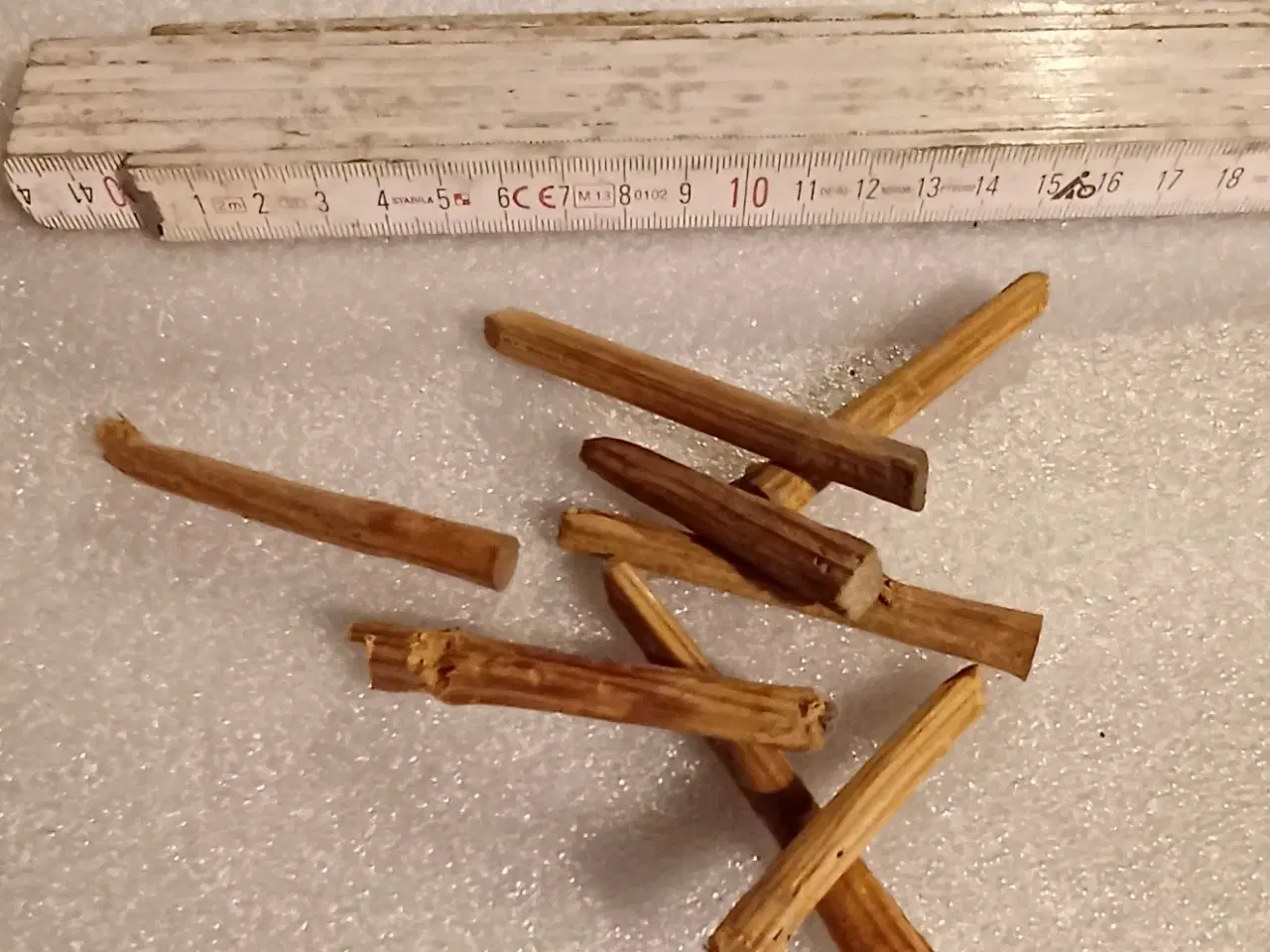 Billede 4 - Antikke søm og dyvler