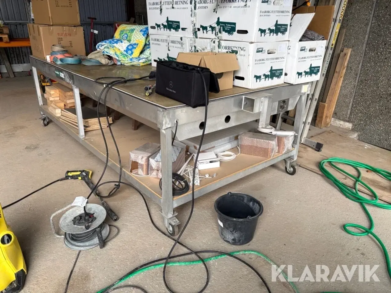 Billede 4 - Arbejdsbord på hjul uden indhold