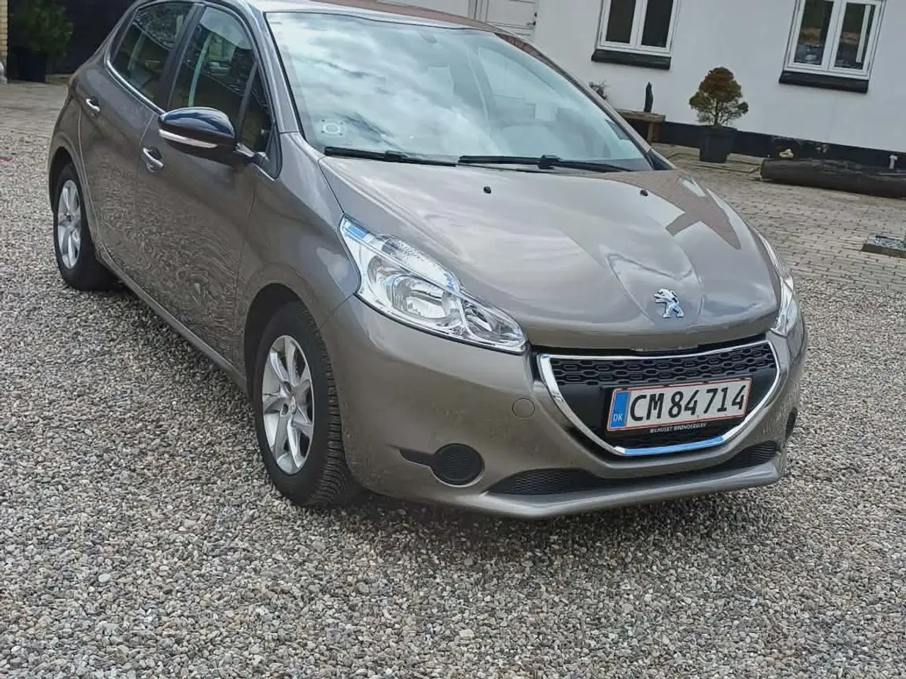 Billede 9 - Velholdt Peugeot 208