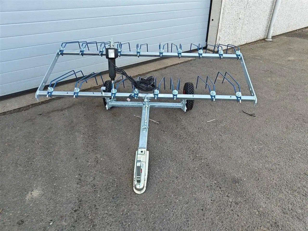 Billede 3 - Anker Bjerre Riven Gårdspladsstrigle 150cm Inkl. elektrisk hæve/sænk og kugletræk