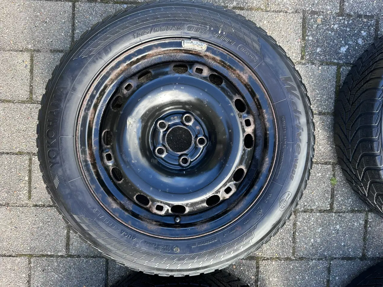 Billede 4 - Vinterhjul 15” – stålfælge, Yokohamadæk, hjulkapsl