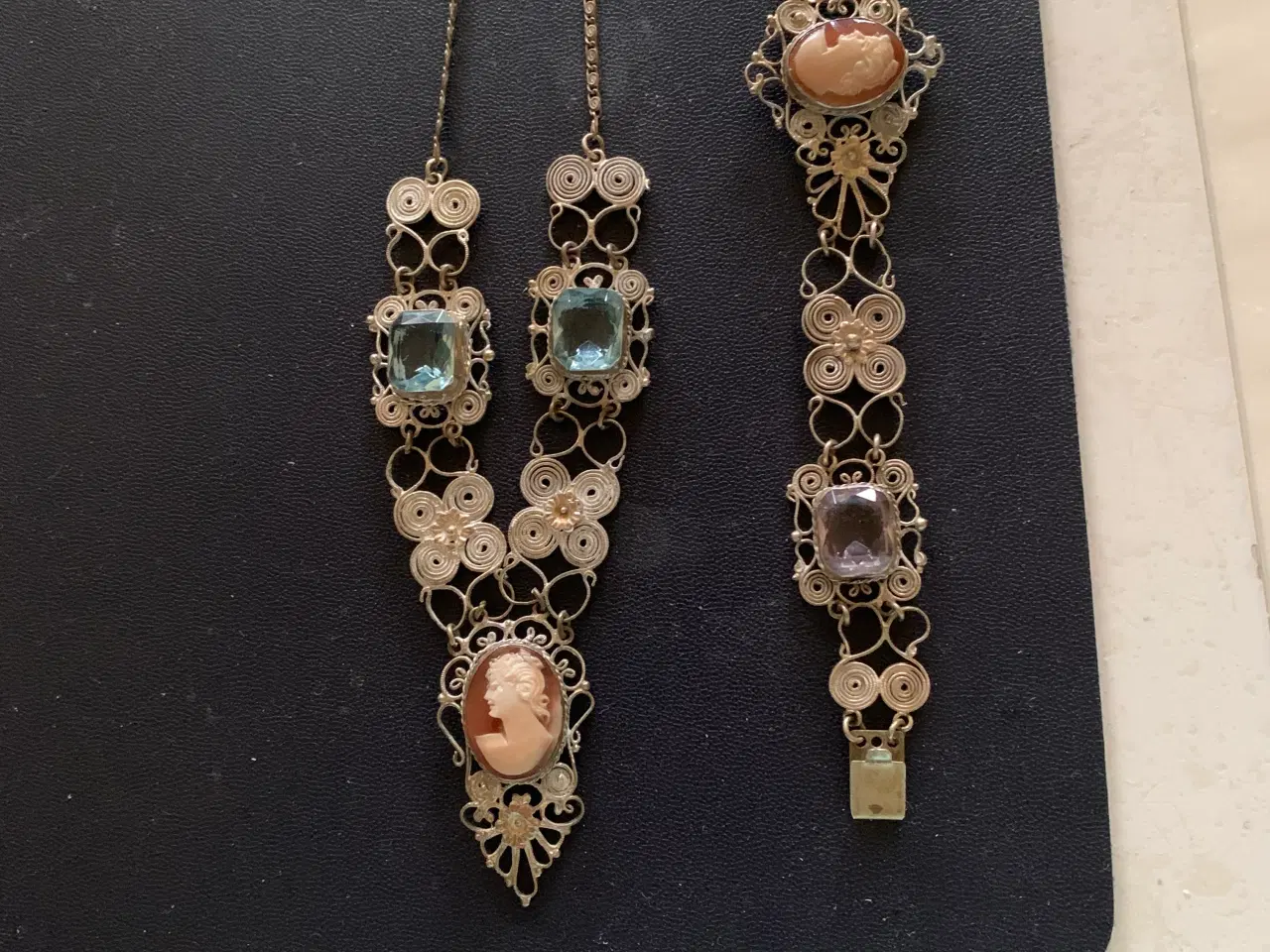 Billede 5 - Halskæde og armbånd