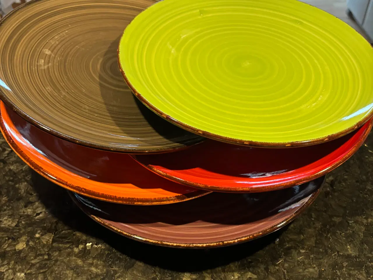 Billede 1 - Flotte tallerkener uden skår