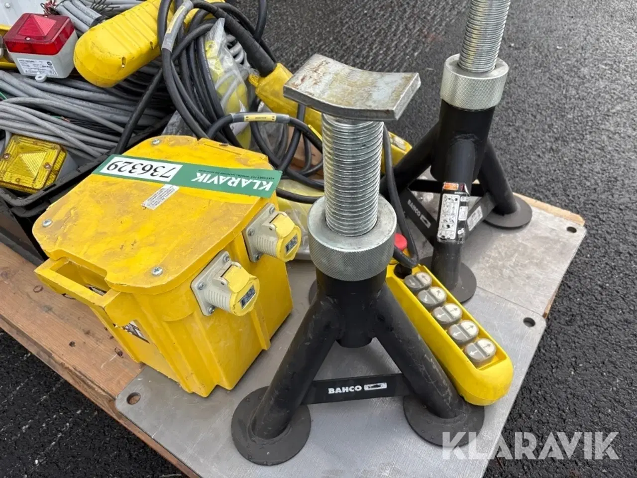 Billede 7 - Samlet lot - bukke, fjernbetjeninger, kabler